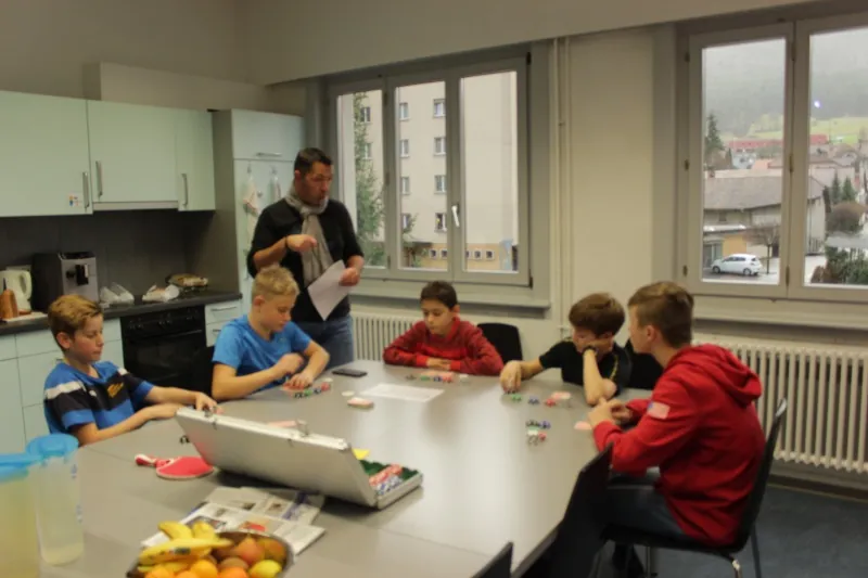 Initiation au jeu du poker à Malleray, photo 1