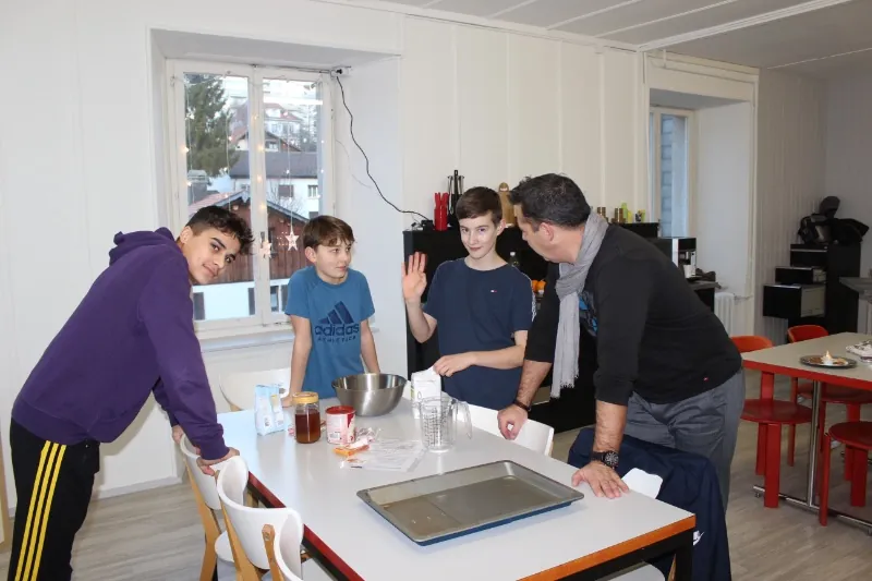 Atelier pain d'épice et thé à la cannelle à Tramelan, photo 1