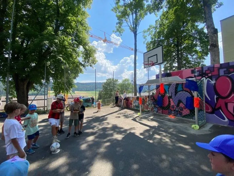 Inauguration des buts de la place de la Violette à Tramelan, photo 1