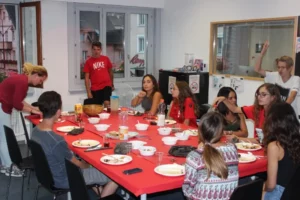 Voyage des Sens Soirée Albanaise à Malleray, photo 3