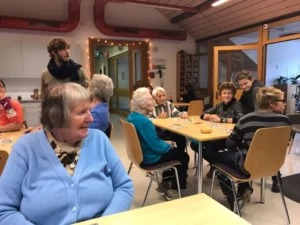Activité Intergénérationnelle au Home les Lovières Loto, photo 4