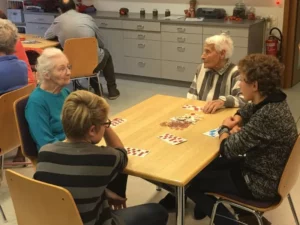 Activité Intergénérationnelle au Home les Lovières Loto, photo 9