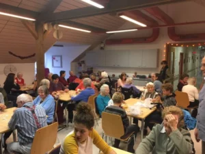 Activité Intergénérationnelle au Home les Lovières Loto, photo 15