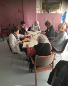 Activité Intergénérationnelle au Home les Lovières Atelier Biscuits, photo 2