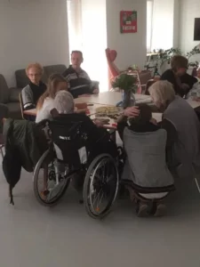 Activité Intergénérationnelle au Home les Lovières Atelier Biscuits, photo 3
