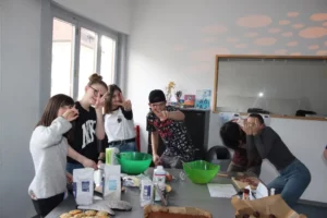Atelier pâtisseries pour la foire de printemps à Malleray, photo 6