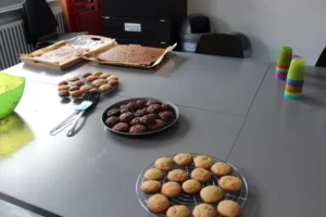 Atelier pâtisseries pour la foire de printemps à Malleray, photo 7