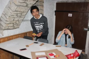 Création d'un cadre photo en carton à Tramelan, photo 4