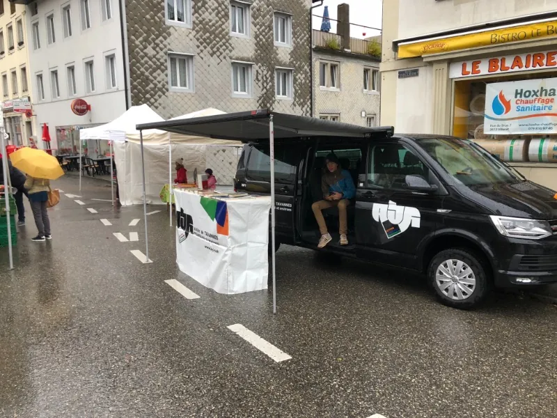 Vente de livre à Tramelan, photo 1