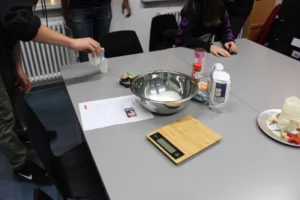 Atelier pain d'épice et thé à la cannelle à Malleray, photo 1