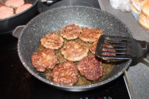 Soirée hamburgers maison à Malleray, photo 5