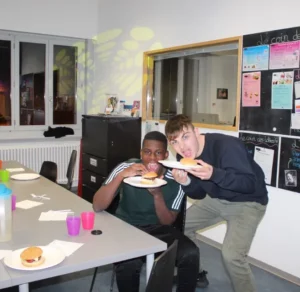 Soirée hamburgers maison à Malleray, photo 7