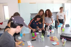 Concours de cocktails pour fêter le début des vacances d'été à Malleray, photo 2
