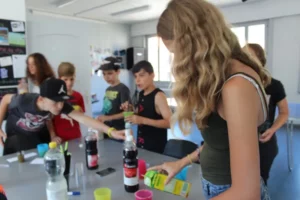 Concours de cocktails pour fêter le début des vacances d'été à Malleray, photo 4