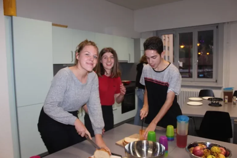 Repas Fondue au fromage à Malleray, photo 2