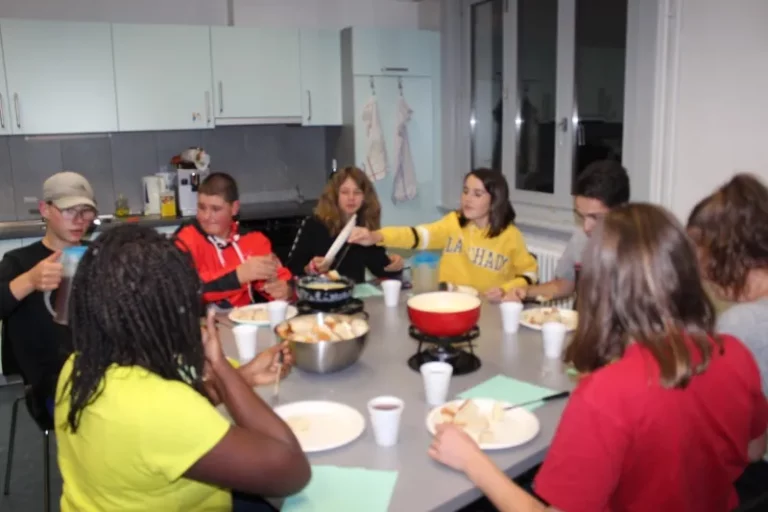 Repas Fondue au fromage à Malleray, photo 7