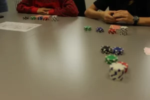 Initiation au jeu du poker à Malleray, photo 3