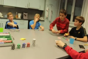 Initiation au jeu du poker à Malleray, photo 5