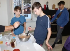 Atelier pain d'épice et thé à la cannelle à Tramelan, photo 5