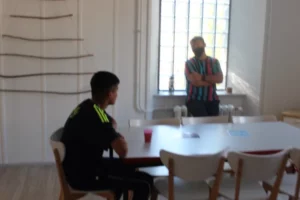 Apéro Covido compatible pour souhaiter la bienvenue à Flora à Tramelan, photo 3