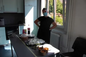 Apéro Covido compatible pour souhaiter la bienvenue à Flora à Malleray, photo 3