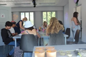 Apéro Covido compatible pour souhaiter la bienvenue à Flora à Malleray, photo 6