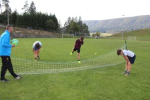 Initiation au foot freestyle avec Julien Lalarme au terrain de Bévilard, photo 3
