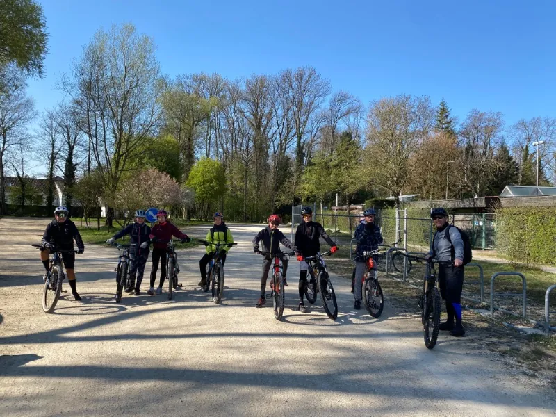 Tour à vélo au bord du lac de Bienne, photo 1