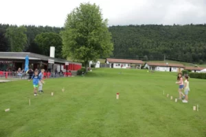 Activité estivale à la piscine du Château à Tramelan, photo 4