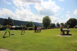 Activité estivale à la piscine du Château à Tramelan, photo 6