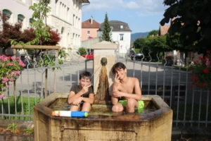 Bataille d'eau et grillades à Malleray, photo 13
