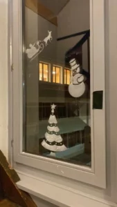 Déco du local pour les fêtes de fin d'année à Malleray, photo 1
