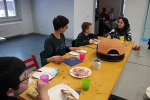 Soirée repas mini pizza party à Malleray, photo 6