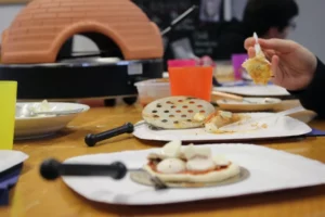Soirée repas mini pizza party à Malleray, photo 8