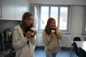 Milk shake et petit bac à Malleray, photo 2