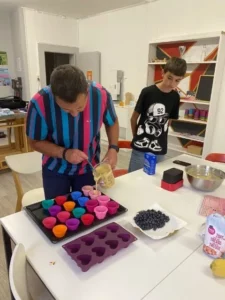 Confection de pâtisseries pour la vente du 24 juin à Malleray et à Tramelan, photo 5