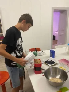 Confection de pâtisseries pour la vente du 24 juin à Malleray et à Tramelan, photo 6