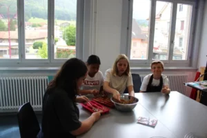 Confection de pâtisseries pour la vente du 24 juin à Malleray et à Tramelan, photo 14