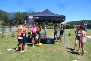 Activités estivales à la piscine de Château à Tramelan, photo 2