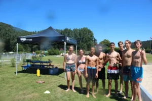 Activités estivales à la piscine de Château à Tramelan, photo 3