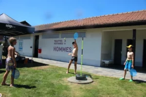Activités estivales à la piscine de Château à Tramelan, photo 4