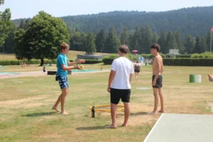 Activités estivales à la piscine du Château à Tramelan, photo 3
