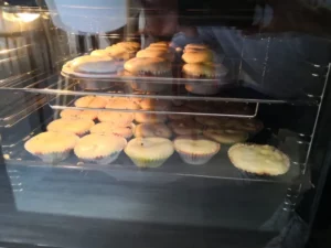 Confection de pâtisseries pour la vente du 7 octobre à Malleray et à Tramelan, photo 6