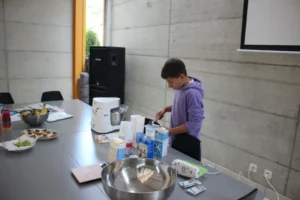 Confection de pâtisseries pour la vente du 7 octobre à Malleray et à Tramelan, photo 7