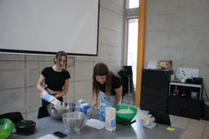 Confection de pâtisseries pour la vente du 7 octobre à Malleray et à Tramelan, photo 12