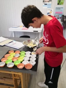 Confection de pâtisseries pour la vente du 7 octobre à Malleray et à Tramelan, photo 13
