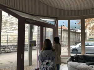 Décoration des locaux pour les fêtes de fin d'année à Malleray et à Tramelan, photo 4