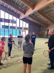 Initiation au tennis aux Reussilles, photo 2