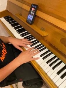 Concours de création de mélodies au piano à Malleray, photo 2