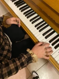 Concours de création de mélodies au piano à Malleray, photo 4